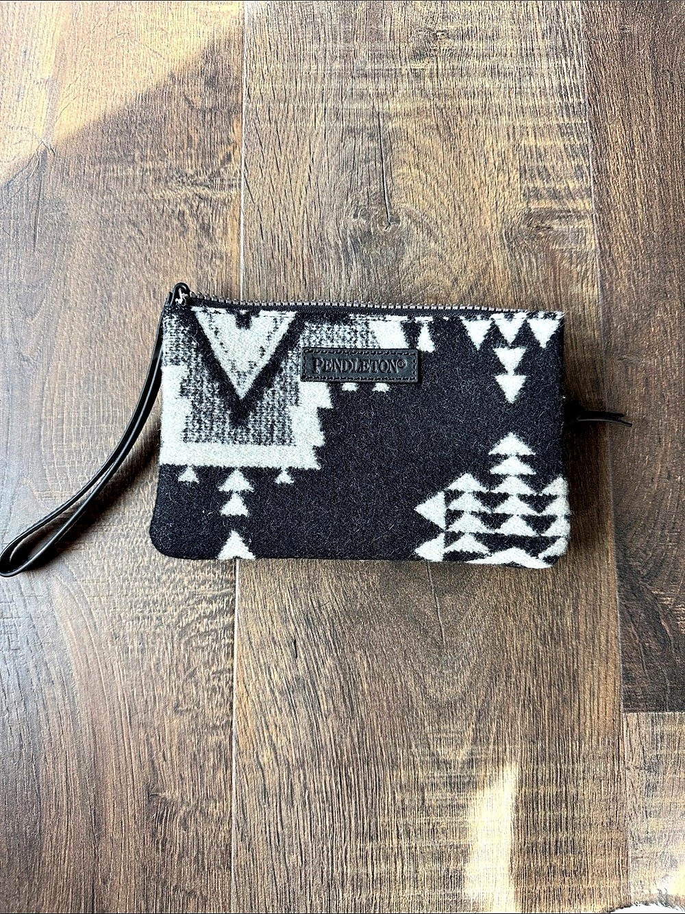 Pendleton Three Pocket Keeper Wristlet Black & White